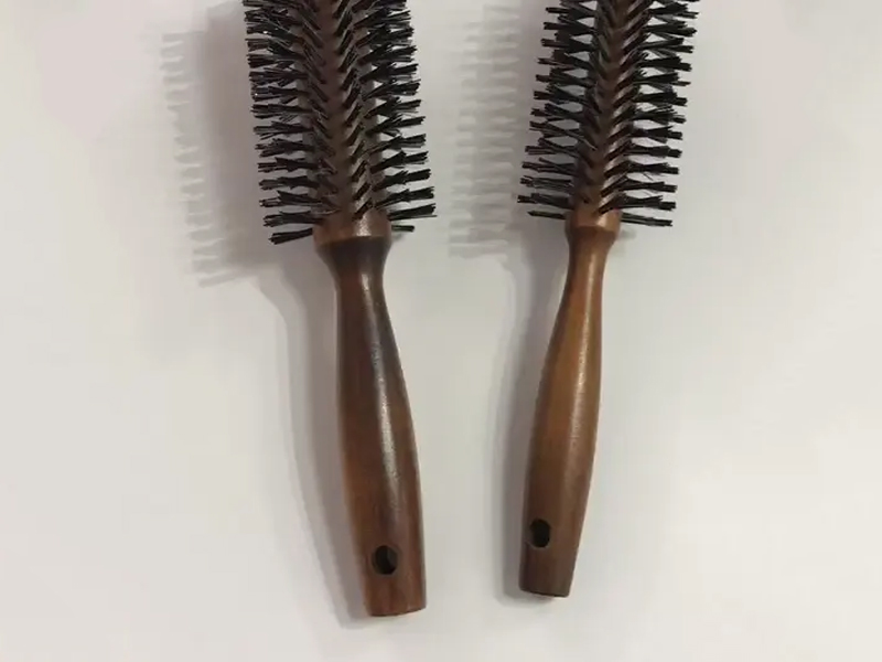 Bàn chải tóc tròn bằng gỗ