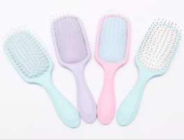 Lược gỡ rối tóc có tạo ra tĩnh điện trong quá trình sử dụng không?